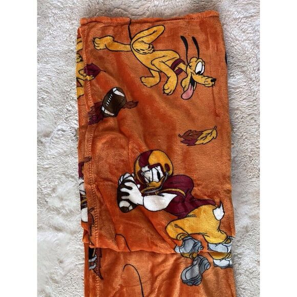 Disney Mickey Mouse & Friends Football Fall Throw Blanket 50”x70” Donald Pluto - Picture 13 of 14